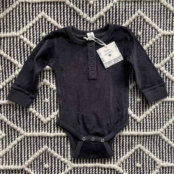 kate quinn Other - Kate Quinn Organics Infant / Toddler Black Velour Long Sleeve Body Suit 12-18 M